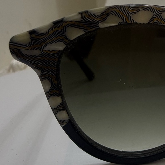 KREWE Collins Stella to Black Sunglasses - Picture 4 of 11